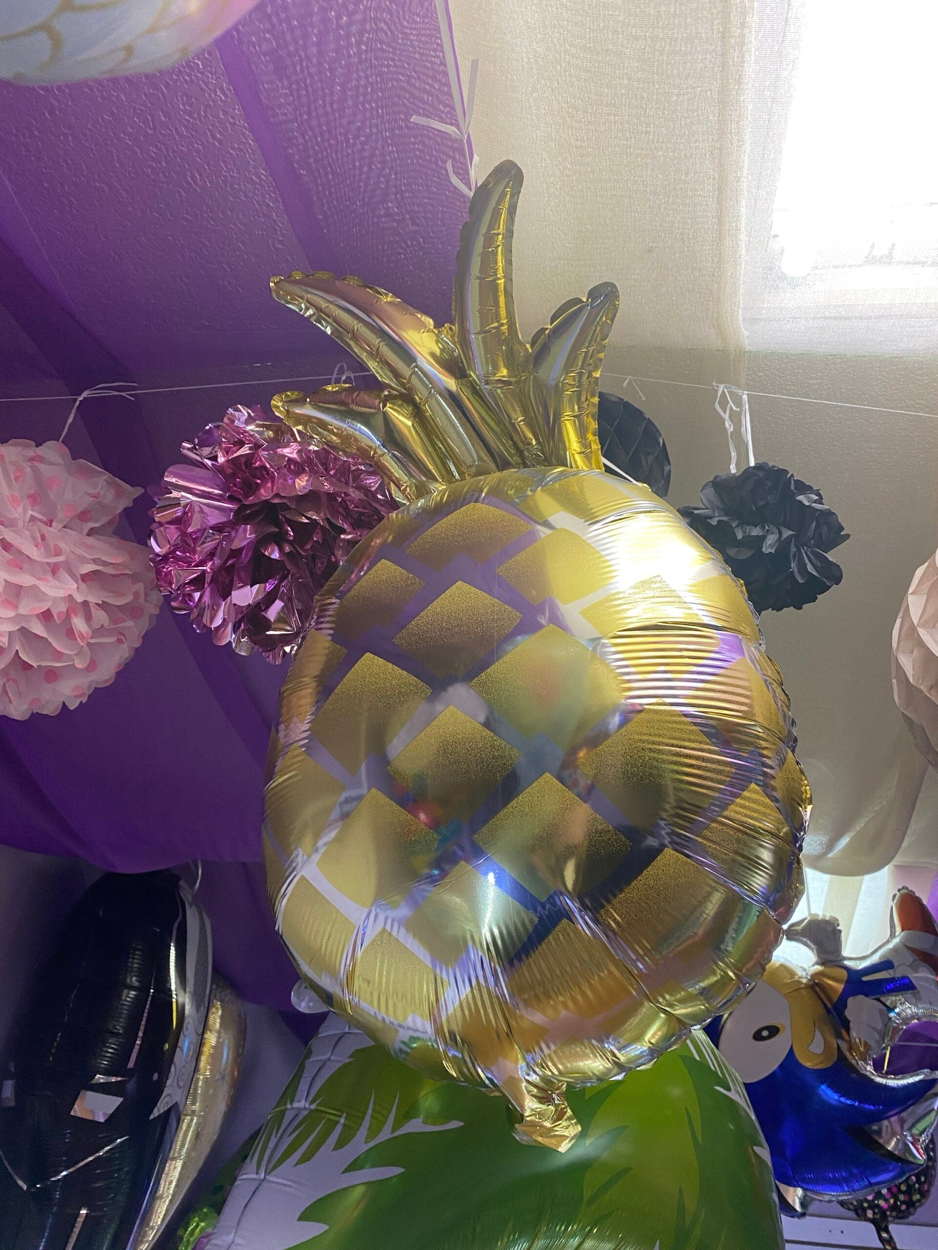 Golden Pineapple Foil Balloon - Image 2
